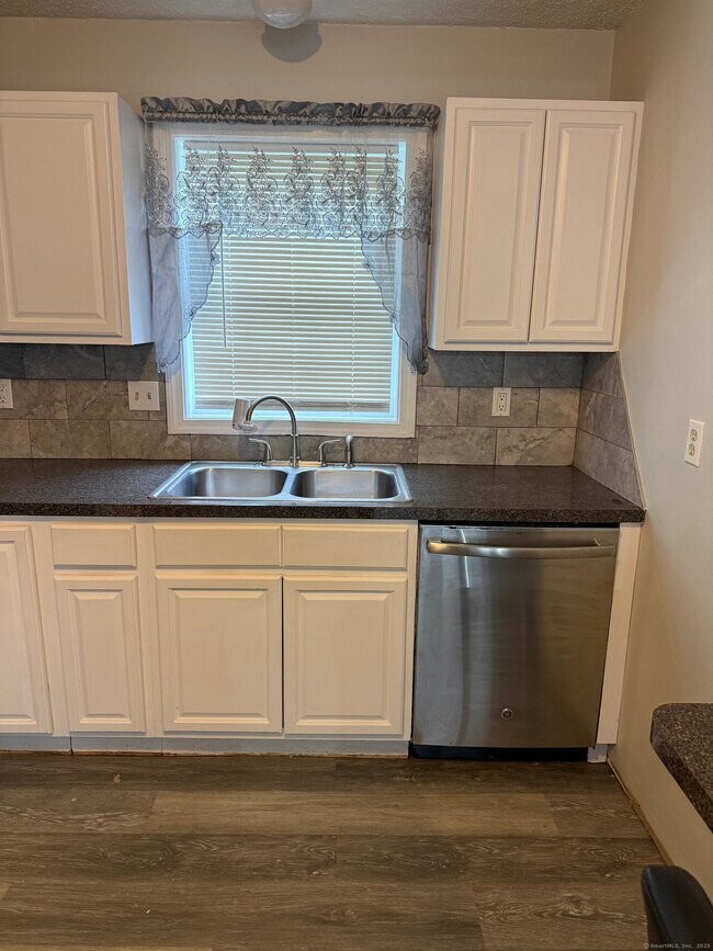 Building Photo - 12-14 Harbison Ave