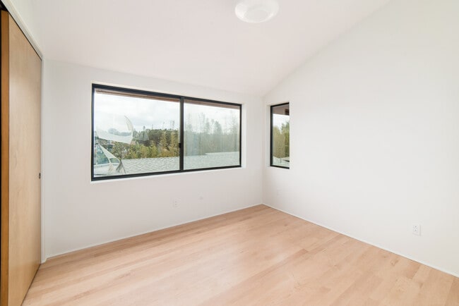 Building Photo - 157 W Leucadia Blvd