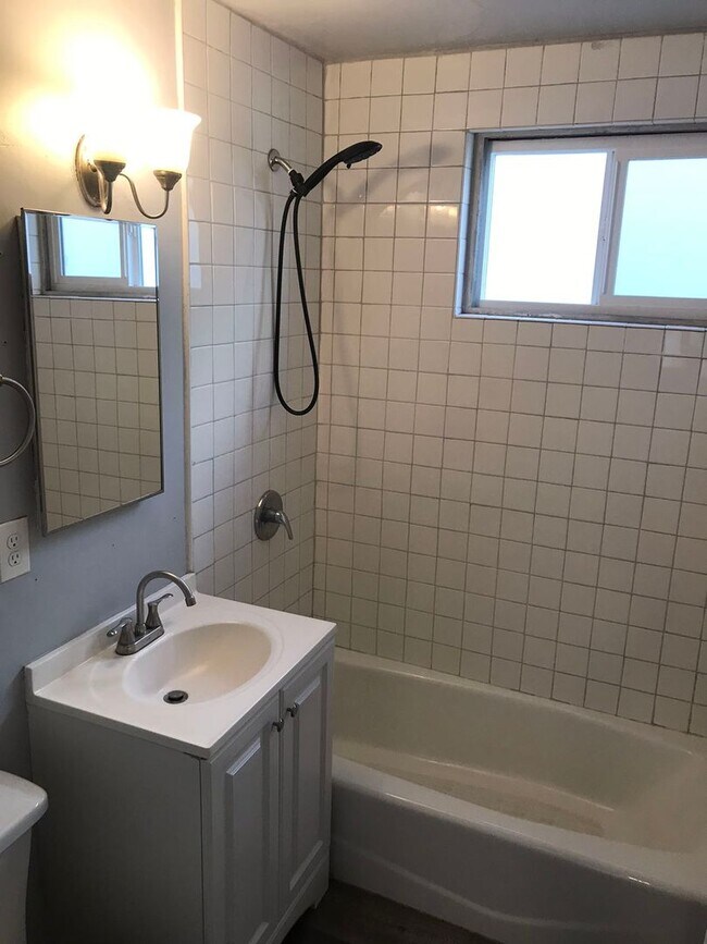 Building Photo - Available now! Home Sweet Home! Large & Br...