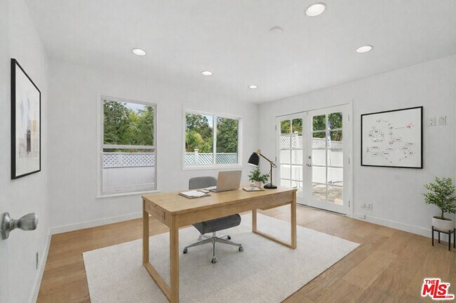 Building Photo - 5220 Melvin Ave