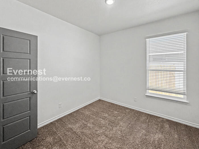 Building Photo - 737 Freedom Cir