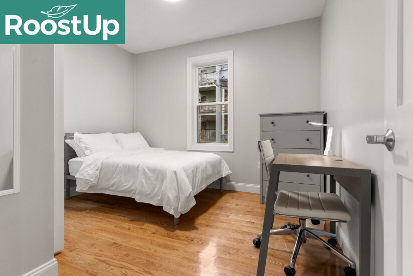 Building Photo - Furnished Bedroom with Private Bath in South Boston