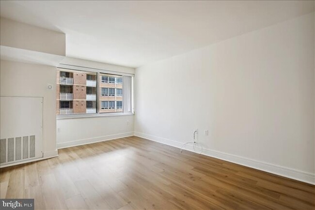 Building Photo - 800 4th St SW