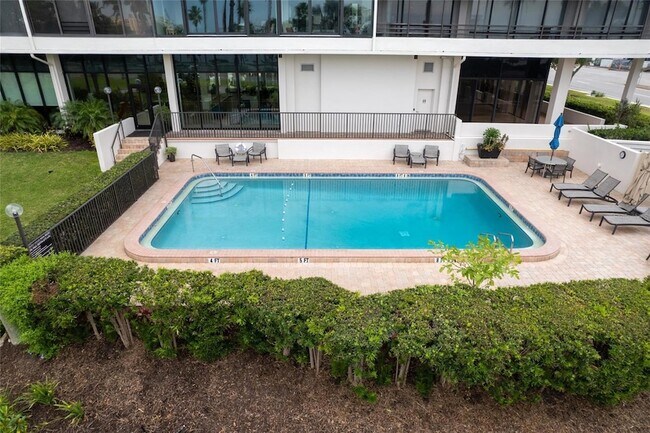 Building Photo - 770 S Palm Ave