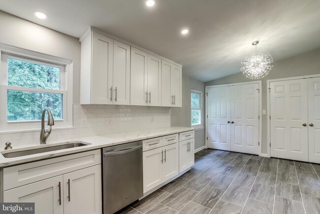 Building Photo - 8424 Hayden Ln