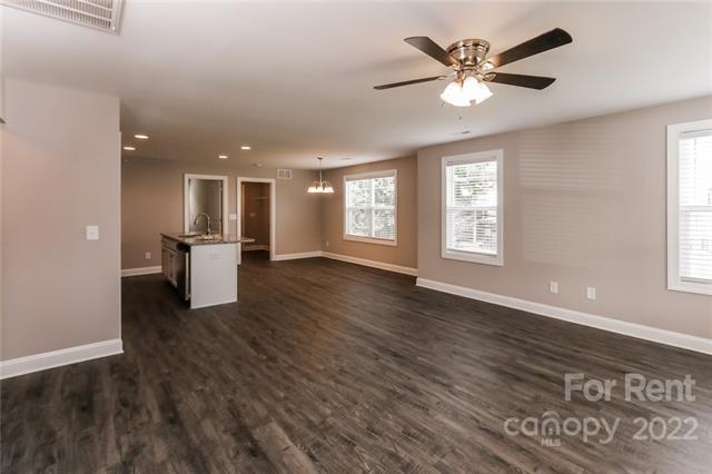 Building Photo - 1 Hickory St SW