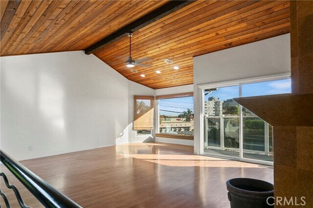 Building Photo - 207 La Jolla Dr