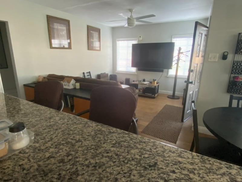 Building Photo - 636 E 121st Pl