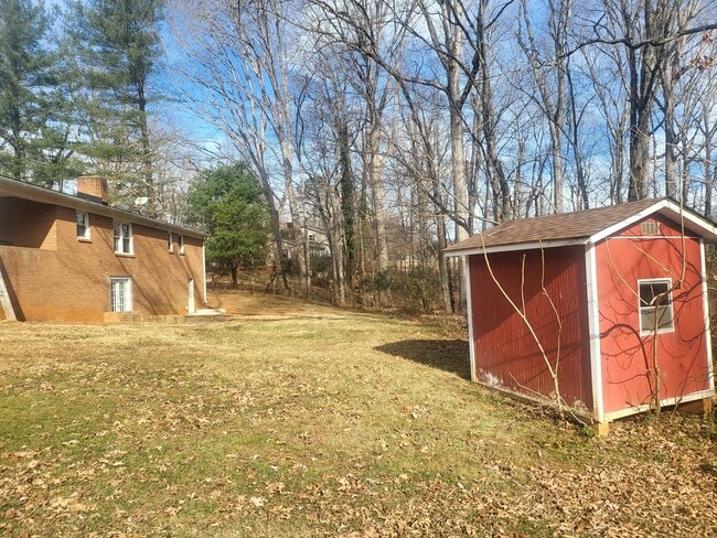 Building Photo - 530 N Main St