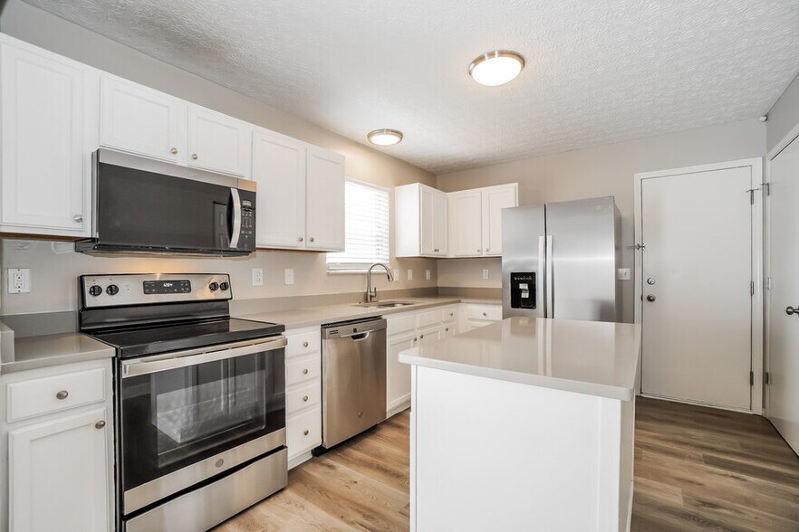 Building Photo - 810 Sumter St