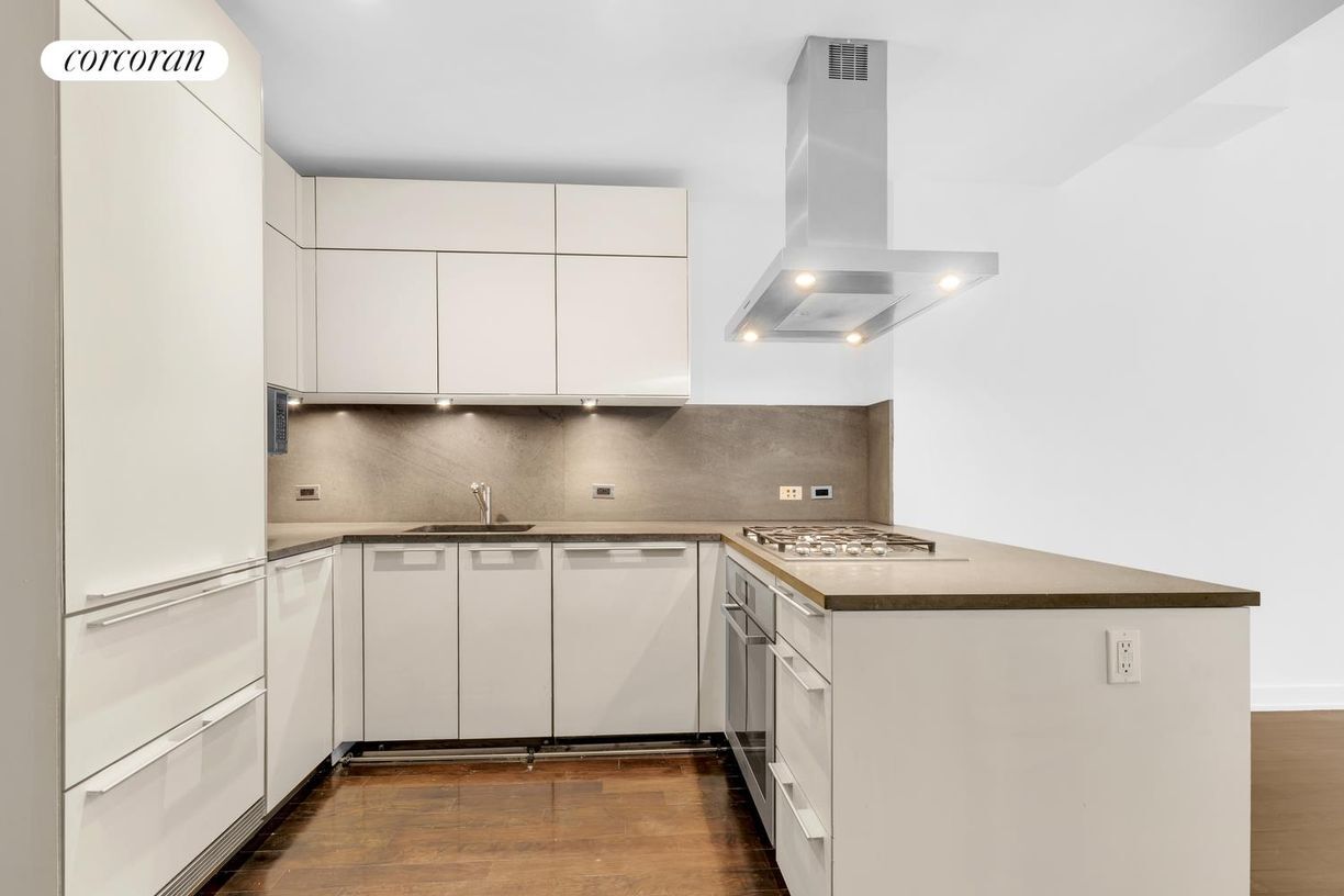 Building Photo - 101 Warren St