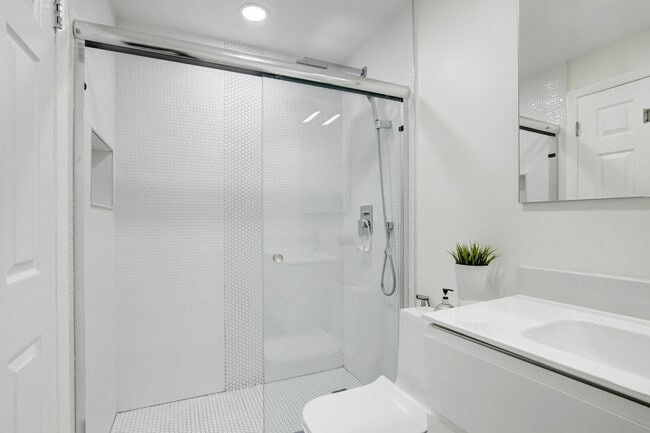 Building Photo - 42 Burgundy A