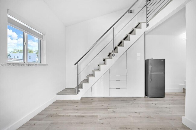 Building Photo - 876 NE 81st St