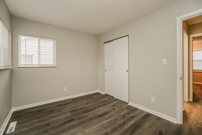 Building Photo - 2084 Belcher Dr