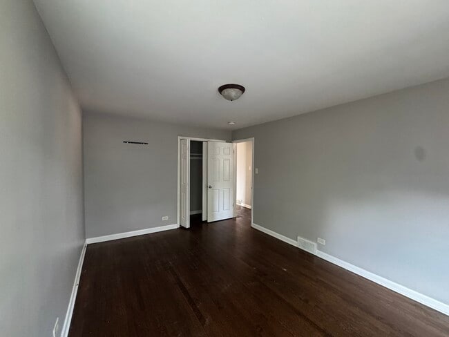 Building Photo - 15125 East End Ave