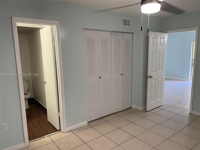 Building Photo - 6821 SW 129th Ave