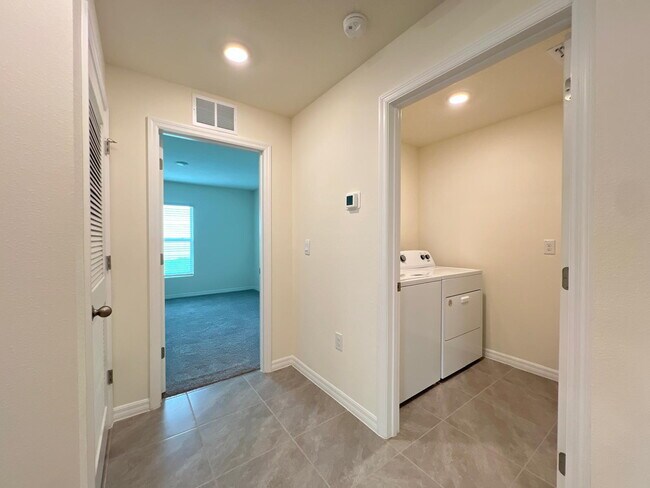 Building Photo - Beautiful, One-of-a-Kind 4-Bed, 3-Bath Hom...