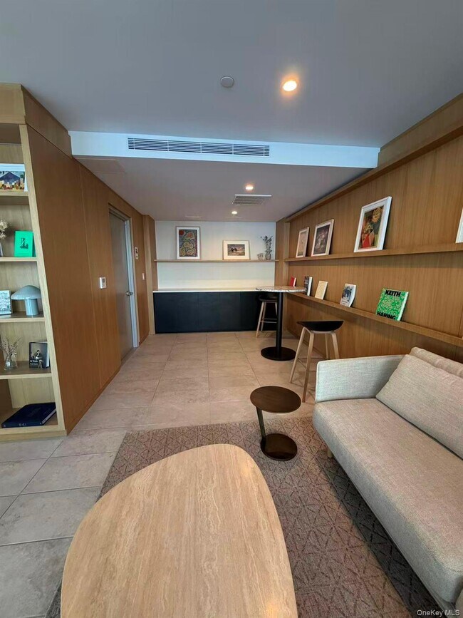 Building Photo - 131-02B 40th Rd