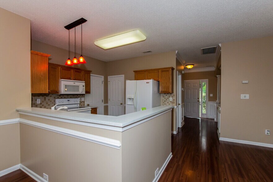 Building Photo - 12132 Old Willow Rd