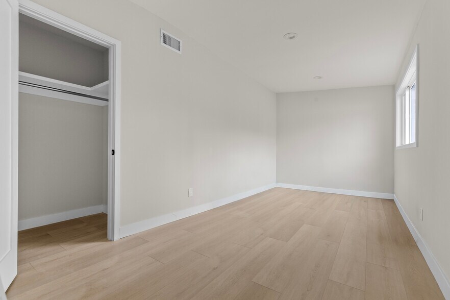 Building Photo - 6921 Bluebell Ave