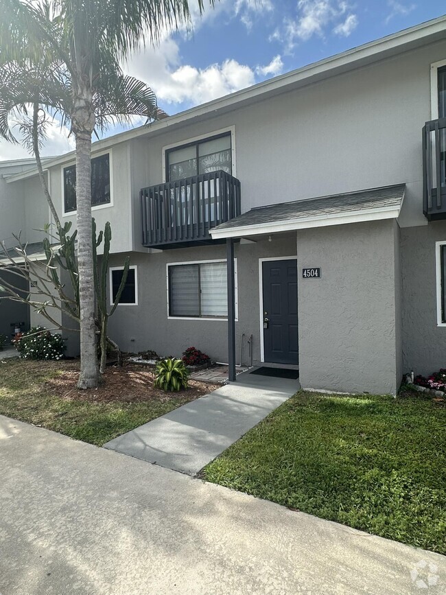 Building Photo - 4504 Pier Dr