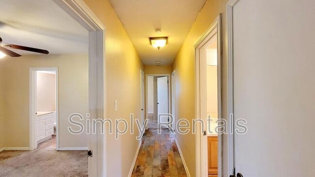 Building Photo - 2614 Tanglewood Dr