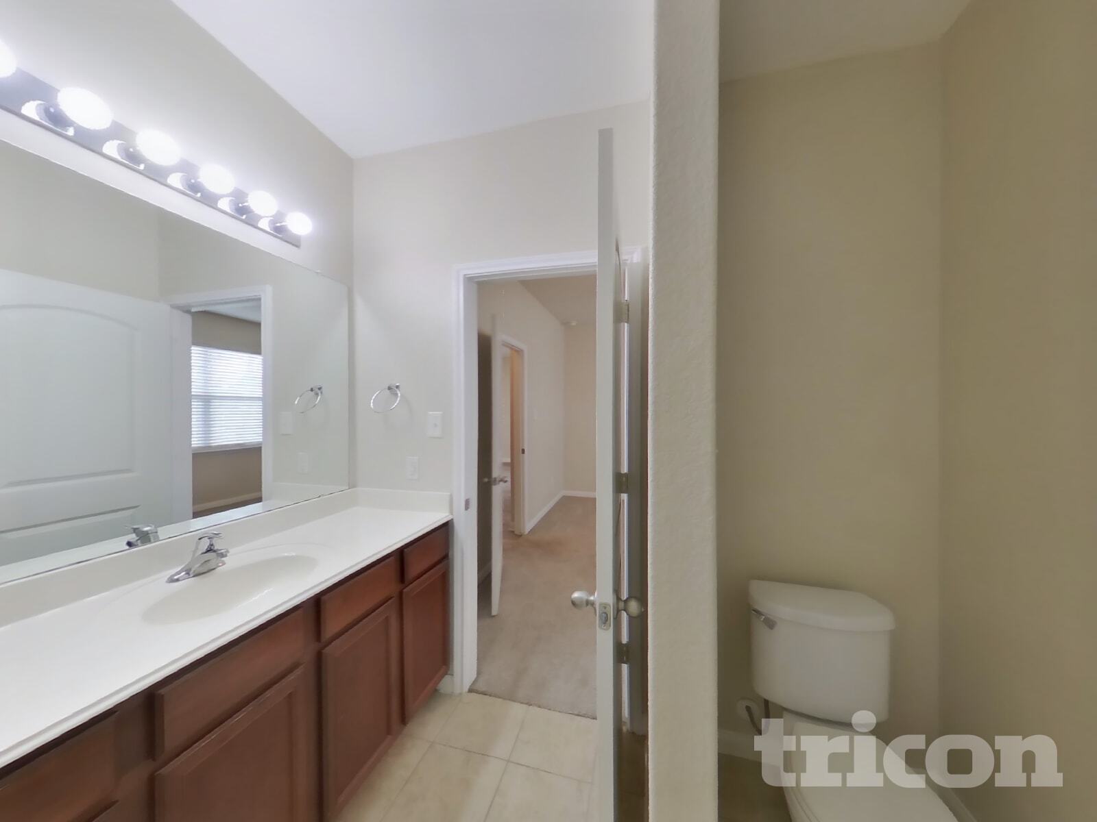 Building Photo - 4607 Le Villas