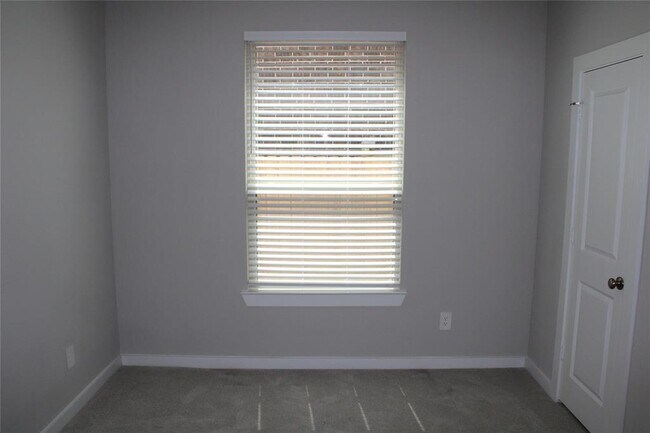 Building Photo - 143 Nightshade St