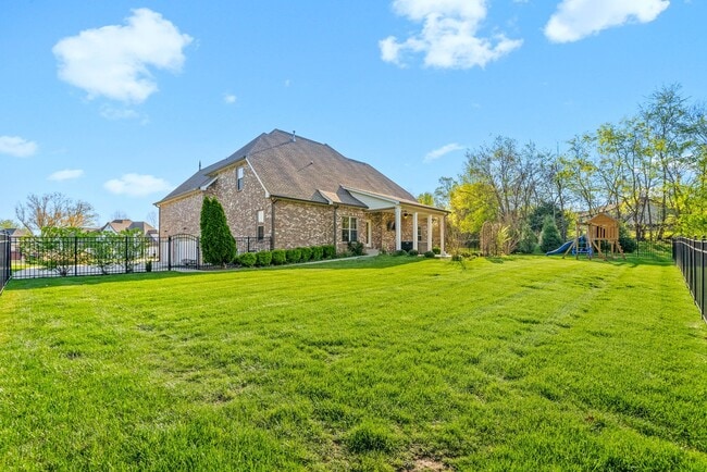 Building Photo - 250 Harrowgate Dr