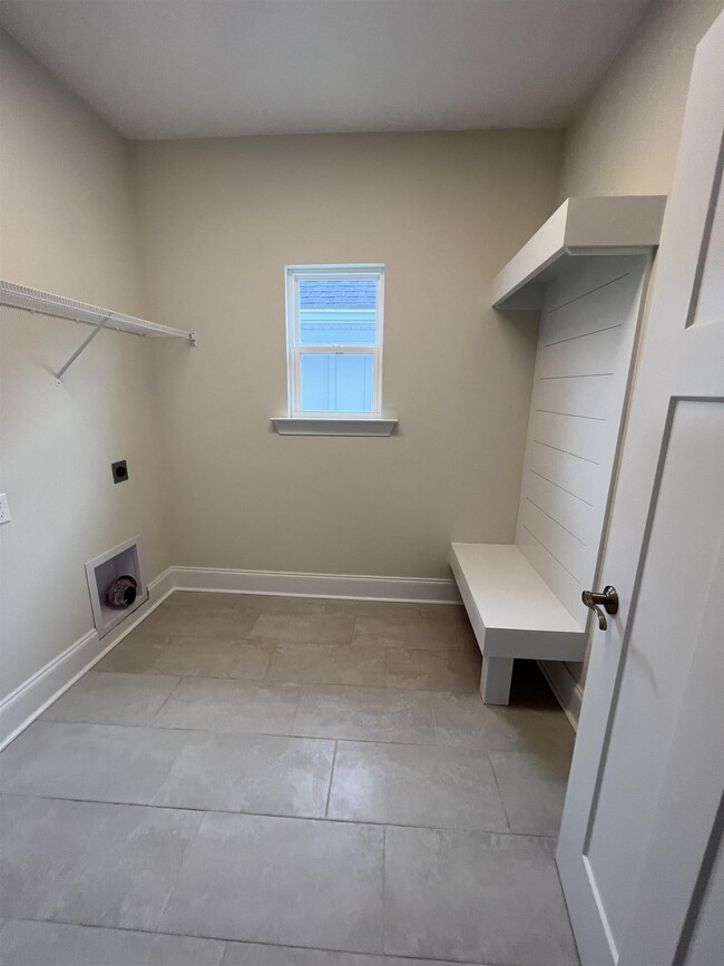 Building Photo - 209 Cottage Ct