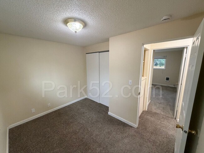 Building Photo - 1707 Garfield St S