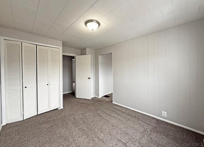 Building Photo - 512 Graham Ave