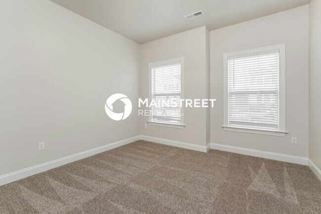 Building Photo - 3 Bedroom Pet-Friendly Home in CLAYTON, NC with Main Street Renewal