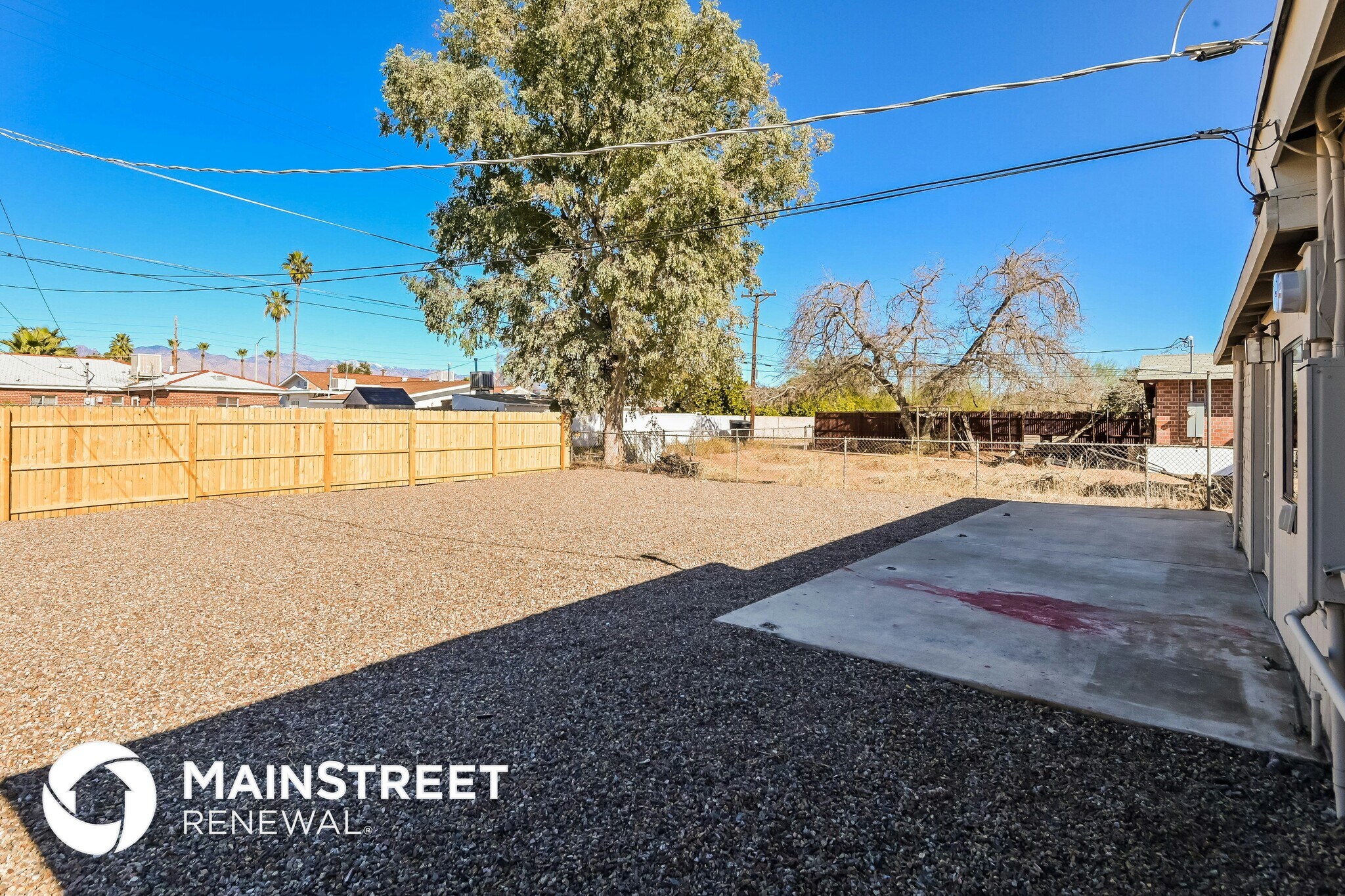 Building Photo - 2407 E Beverly Dr