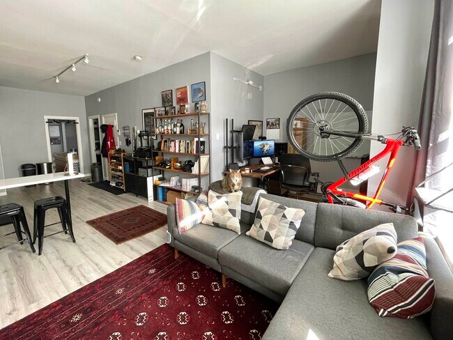 Building Photo - 332 Communipaw Ave