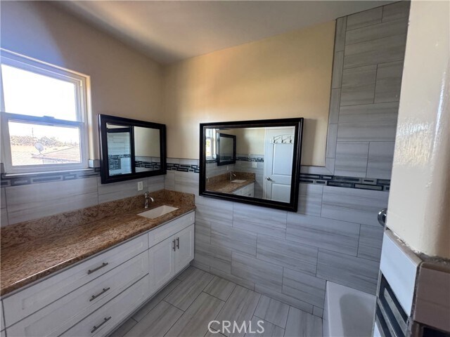 Building Photo - 3533 W 109th St