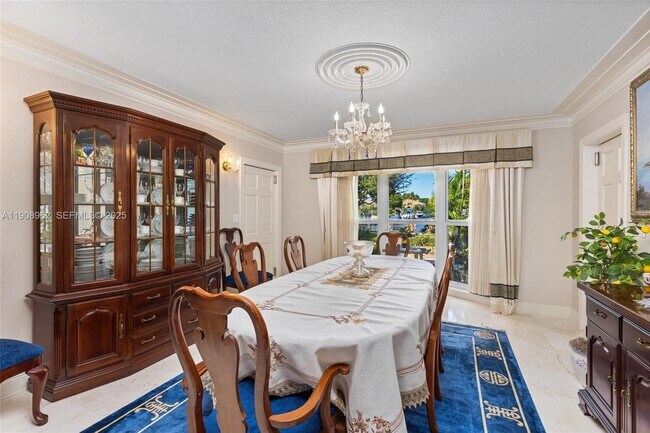 Building Photo - 70 Bay Colony Ln