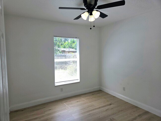 Building Photo - 3150 Emerson Ave S