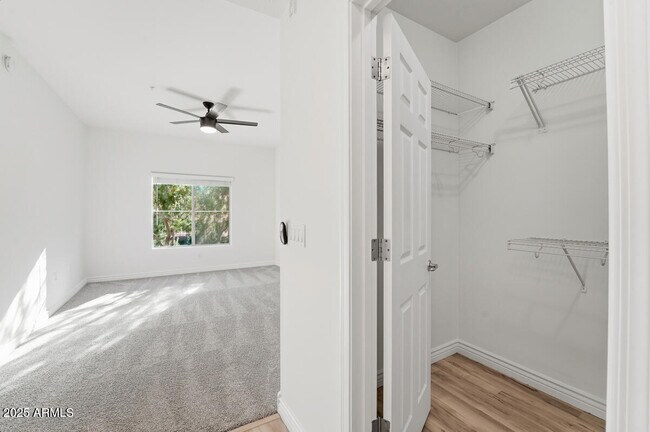 Building Photo - 5350 E Deer Valley Dr