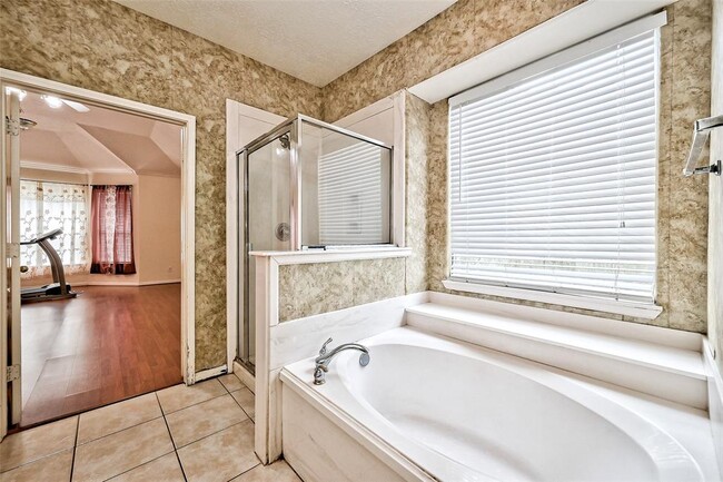 Building Photo - 6806 Rhodes Ct