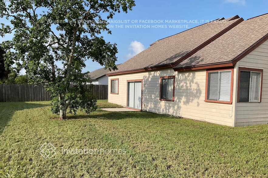 Building Photo - 3741 Linsbury St