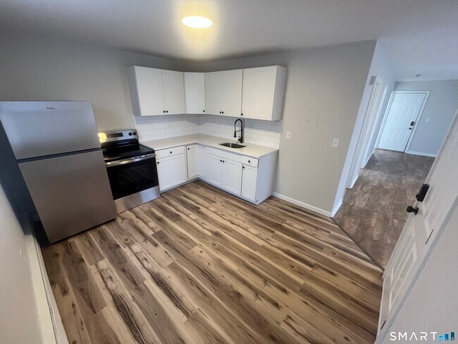 Building Photo - 209 Peck Ave