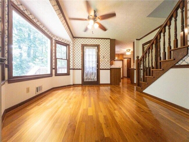 Building Photo - 965 Millbrook Ct