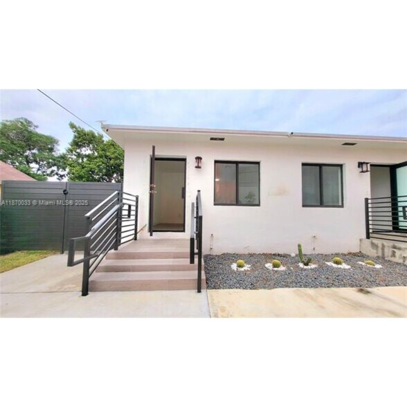 Building Photo - 681 NW 30th St