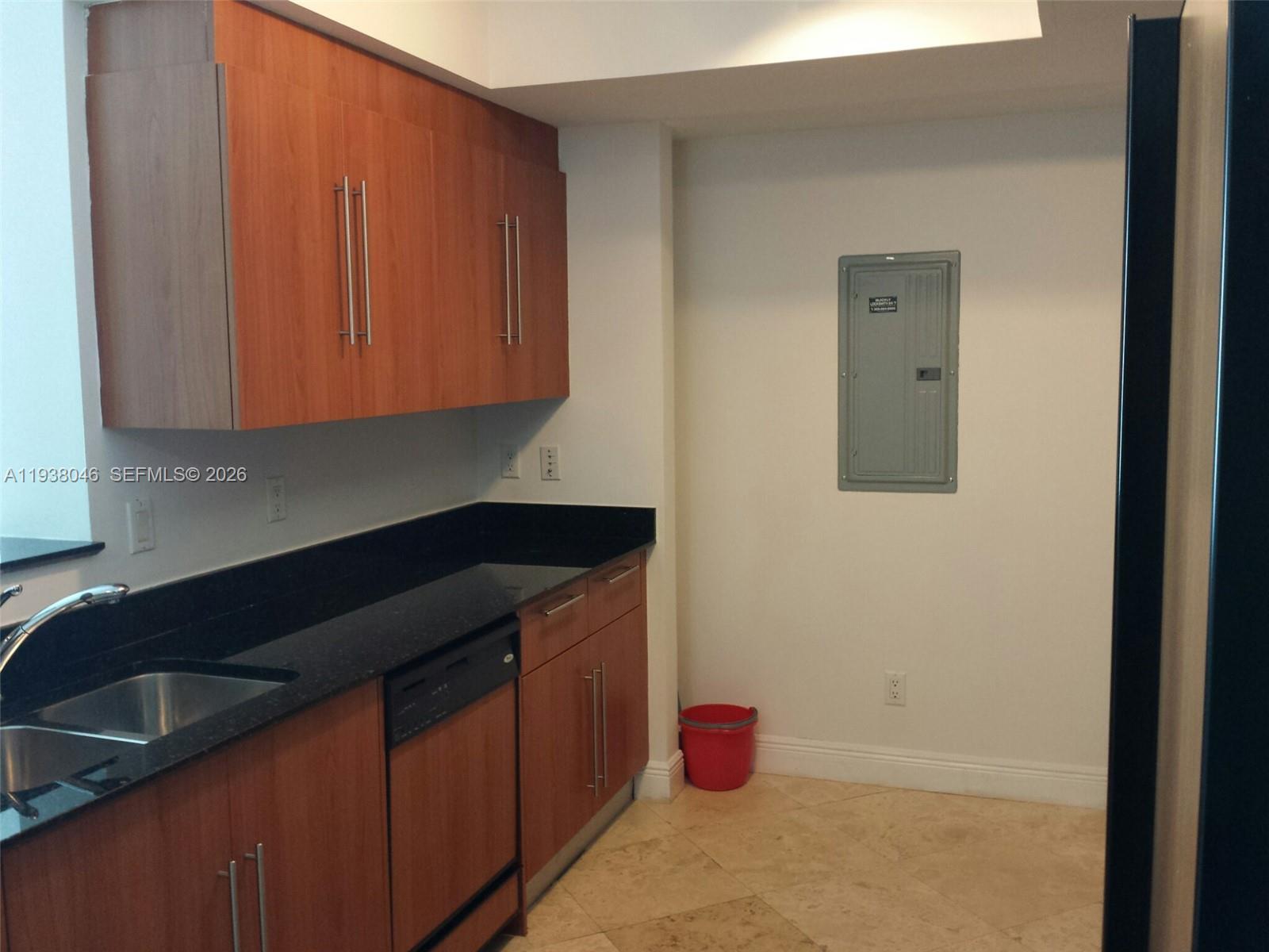 Building Photo - 325 S Biscayne Blvd