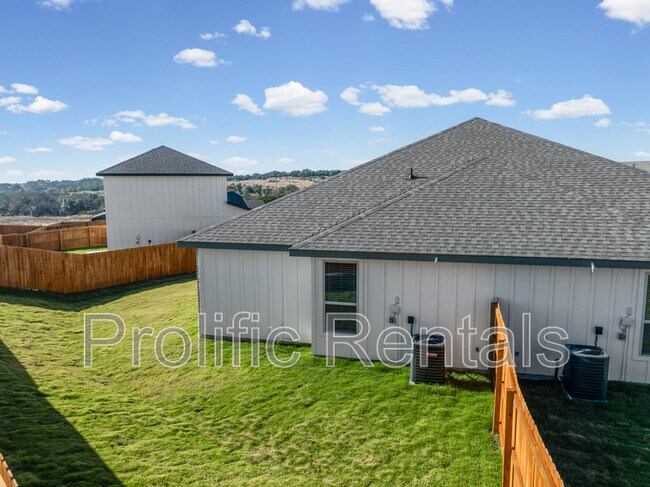 Building Photo - 110 Logan Ct