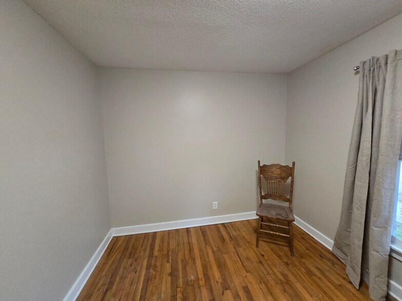 Building Photo - Room in Single Family Home on Lucky Ct