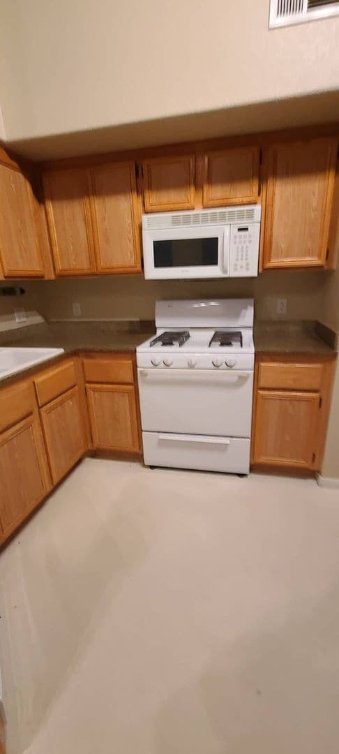 Building Photo - Chateau Versailles