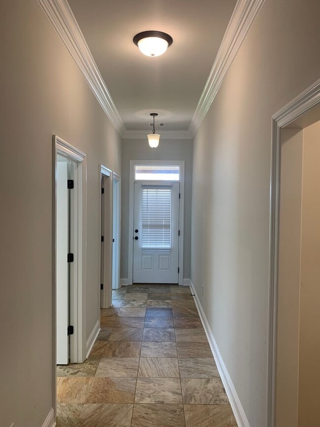 Building Photo - Beautiful 4 Bedroom 2.5 Bath Available for...