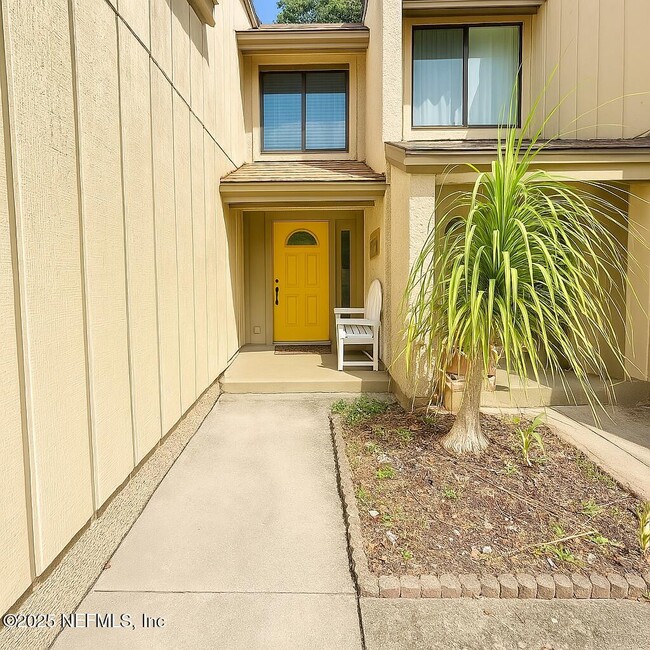 Primary Photo - 3165 1st Ave